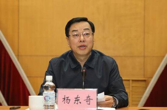 山东省委常委杨东奇兼任省委组织部部长